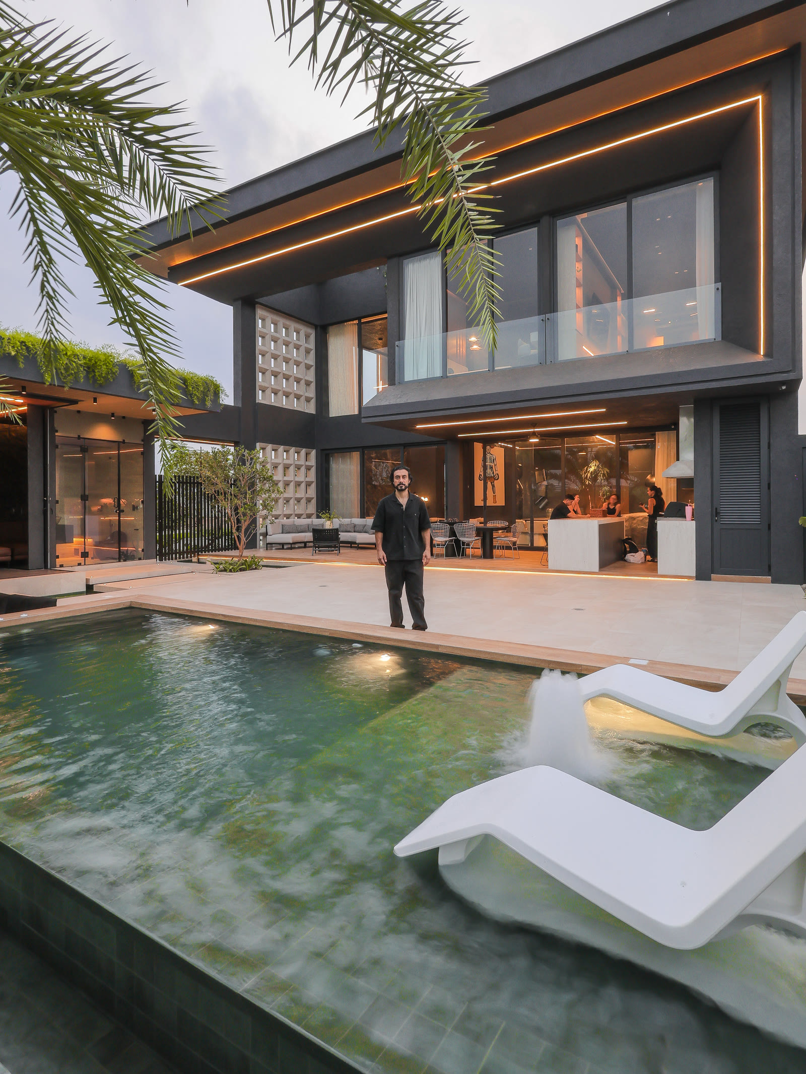 Piscina y terraza de Casa H1